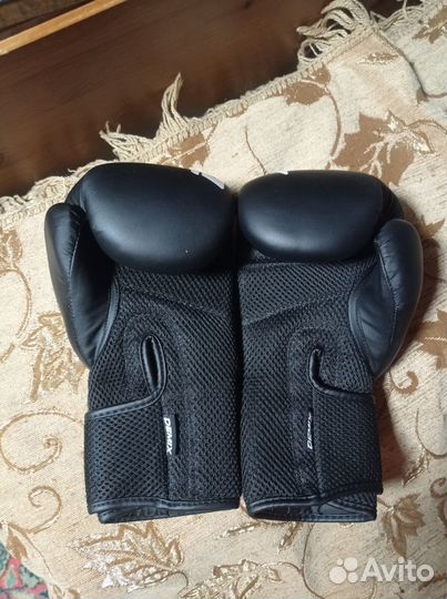 Боксерские перчатки 10 oz детские