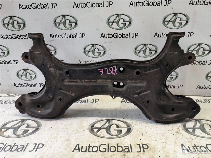 Балка под двс Toyota Voxy ZRR85G 3zrfae 2014