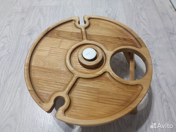 Винный столик для сервировки