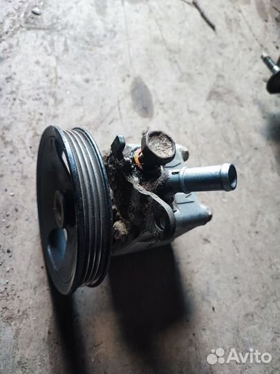 Насос Гура nissan QG18