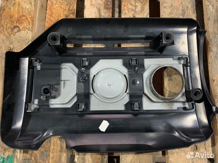 Крышка двигателя Volkswagen Tiguan 2.0 CAW