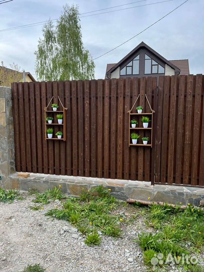 Полка навесная деревянная