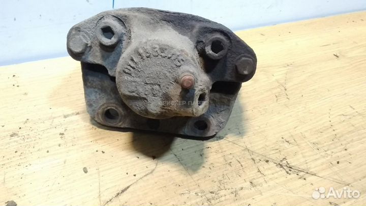 Суппорт передний Рено Логан 1