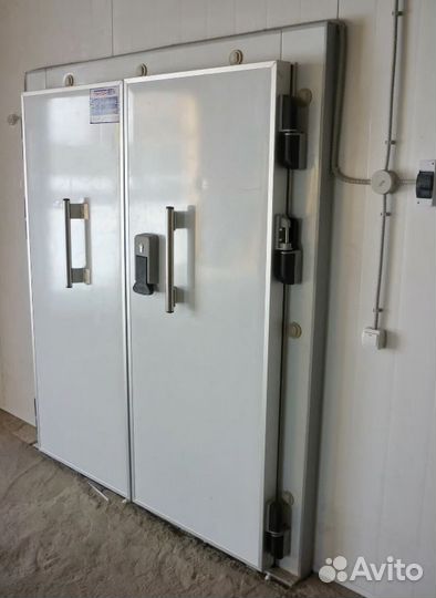 Дверь для холодной камеры установка за 1-2 дн