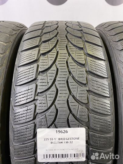 Bridgestone Blizzak LM-32 225/55 R17