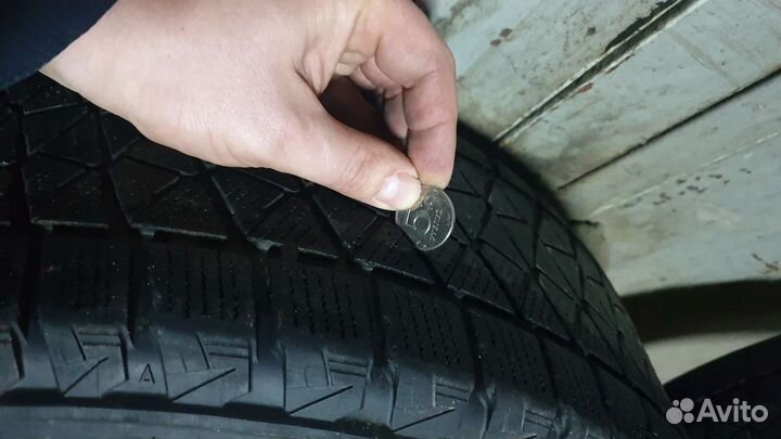 Bridgestone Blizzak DM-V2 215/65 R16 98S