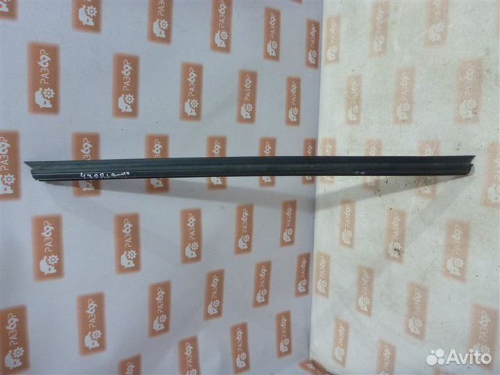 Уплотнитель стекла двери бархотка задний левый