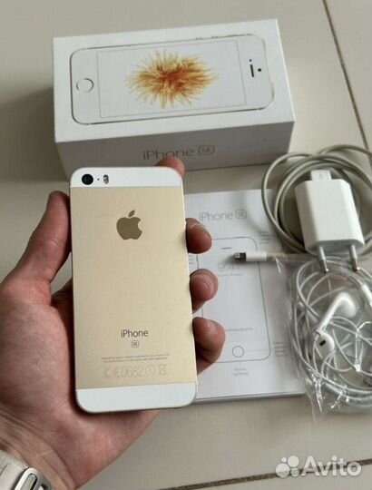 Телефон iPhone SE 32gb