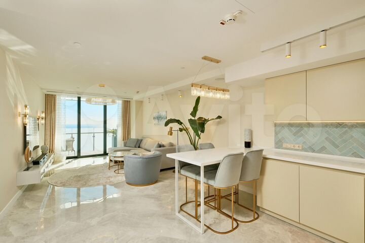 2-к. квартира, 90 м², 17/27 эт.