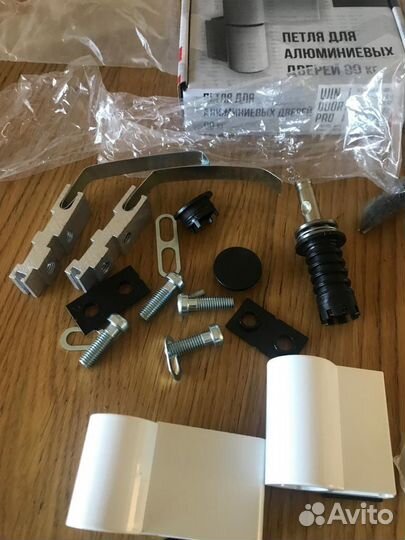 Петли для алюминевых дверей