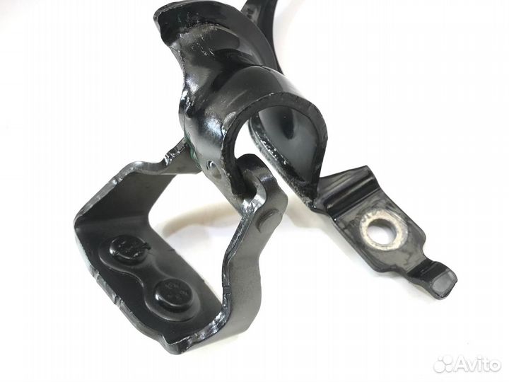 Петля багажника левая Audi A4 B7 Avant