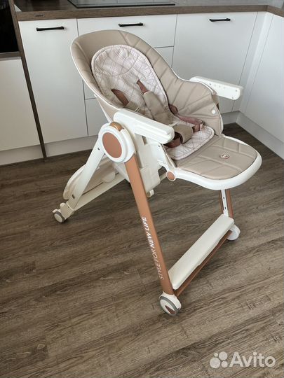 Стульчик для кормления Happy Baby