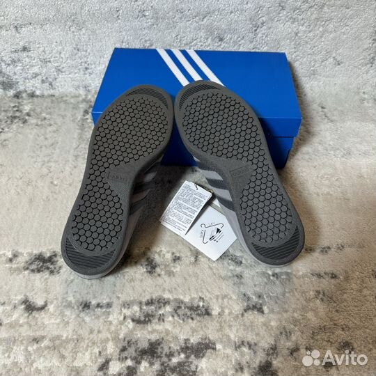 Кроссовки Adidas Originals Stadt новые 8,5UK