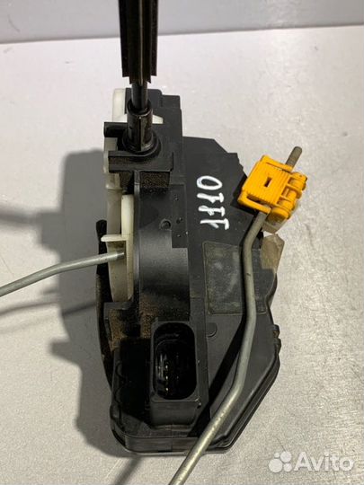 Замок двери передний правый Chevrolet Cruze