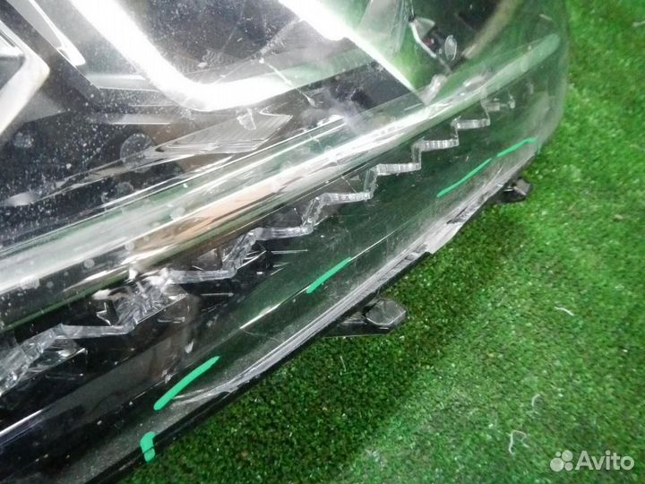 Фара правая Volkswagen Tiguan