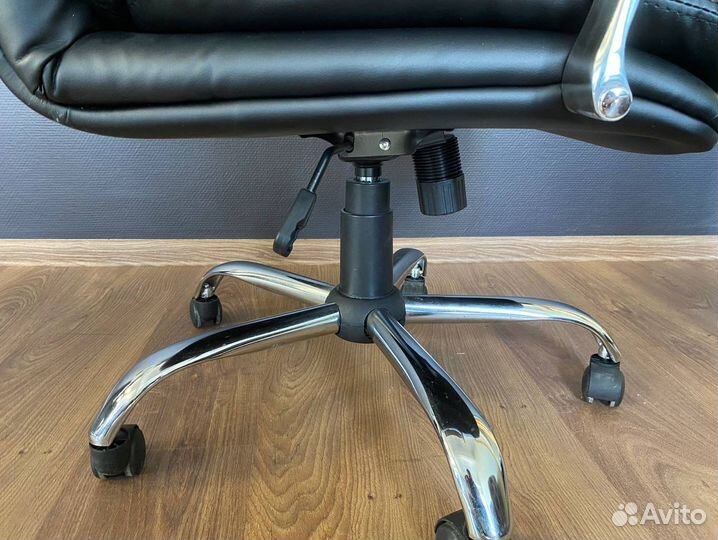 Офисное кресло от производителя