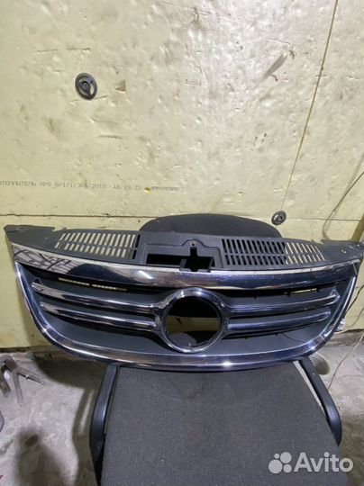 Решетка радиатора volkswagen tiguan 1