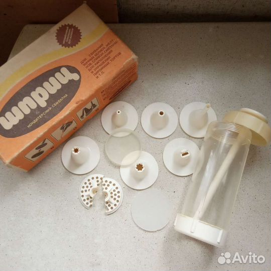 Кухонная утварь, сито, форма для выпечки коржей