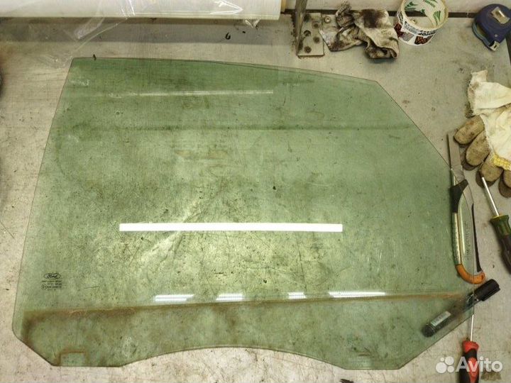 Стекло двери заднее левое Ford Focus 2 хетчбэк 1.6