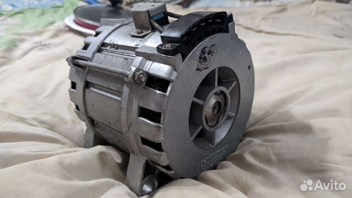 Двигатель от стиральной машинки. Дасм-2У4