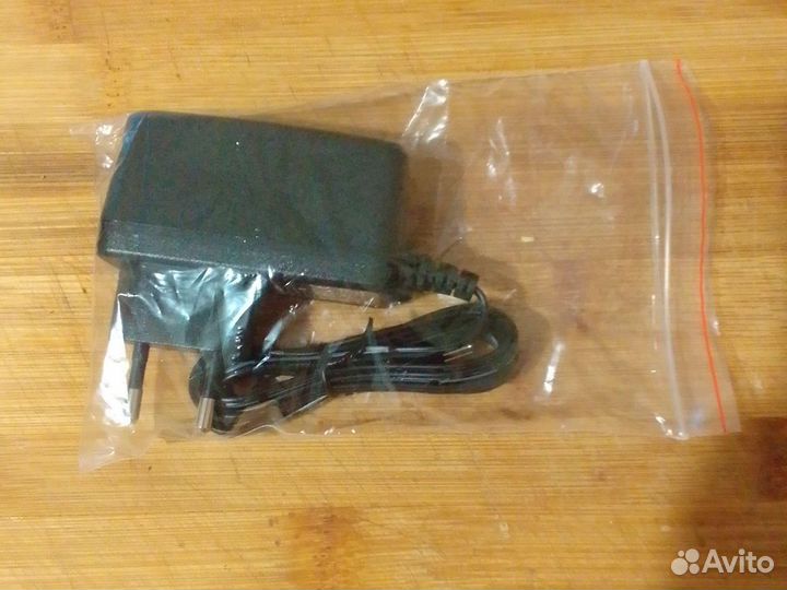 Блоки питания 5v 2A штекер (3.5на1.35)