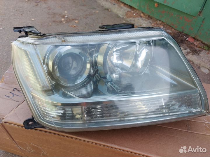 Фара правая Suzuki grand vitara 05-14