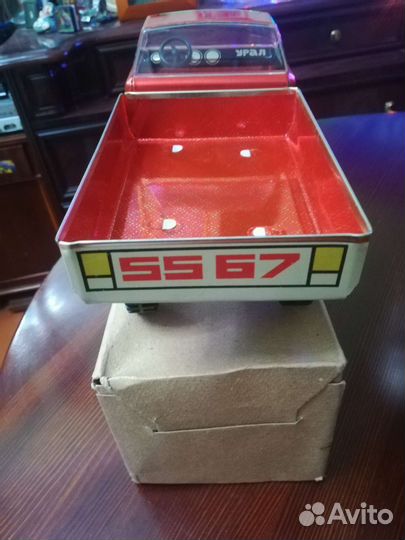 Грузовик заводной 