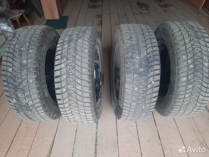 Michelin X-Ice North 3 215/65 R16 102T