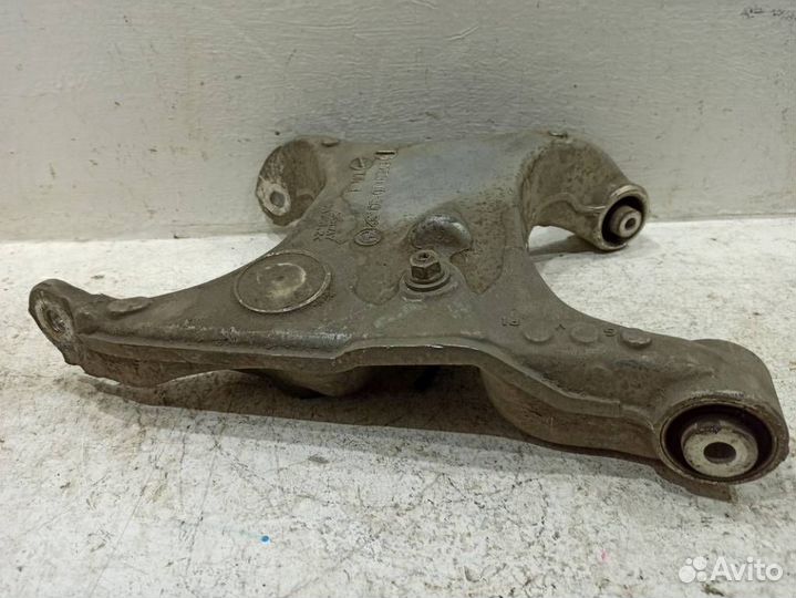 Рычаг задний нижний правый