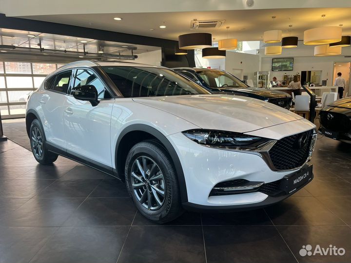 Mazda CX-4, 2022