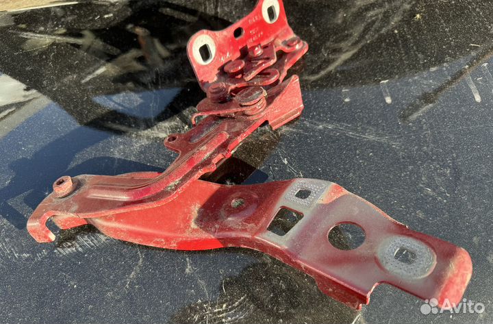 Mercedes benz a класс петля капота