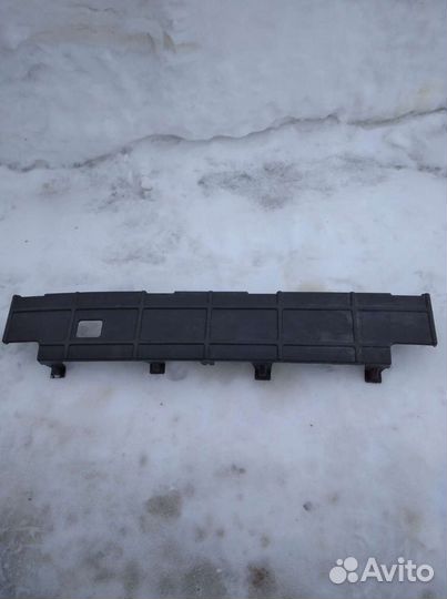 Зимняя накладка на решетку радиатора wv jetta рест