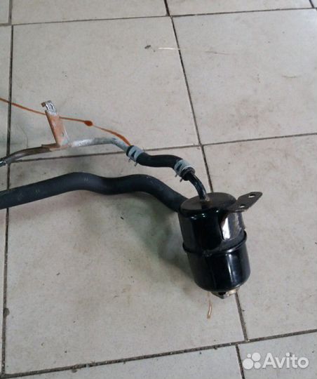 Бачок гура Mitsubishi Pajero Sport 1