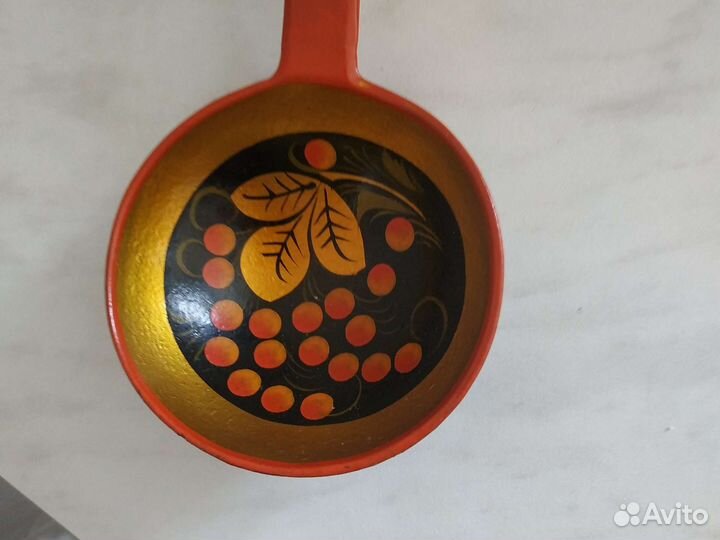 Ваза маленькая. Половник хохлома