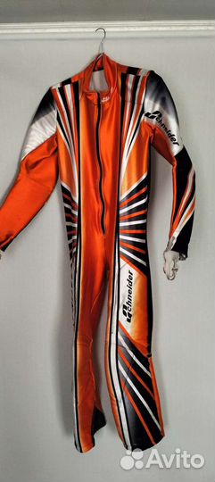 Горнолыжный спусковой комбинезон