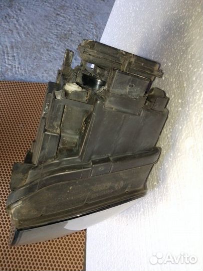 Фара ксеноновая правая Audi A8 D4 long 4.2 cdra