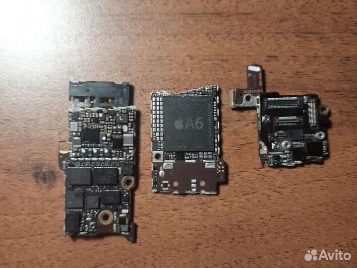 Материнские платы от iPhone 5 и 4