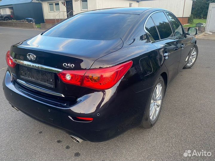 В разборе Infinity Q50