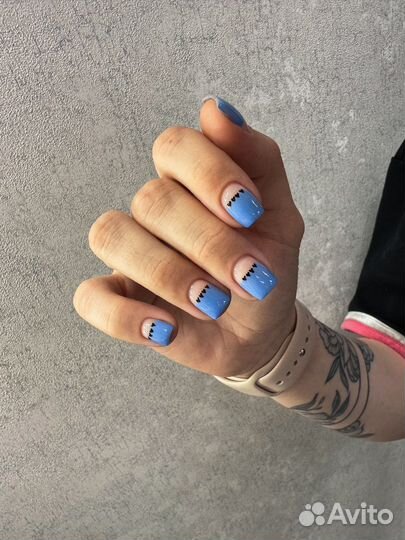 Маникюр педикюр 990 В студии