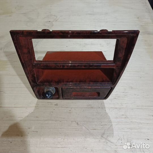 Консоль магнитолы Hyundai Santamo