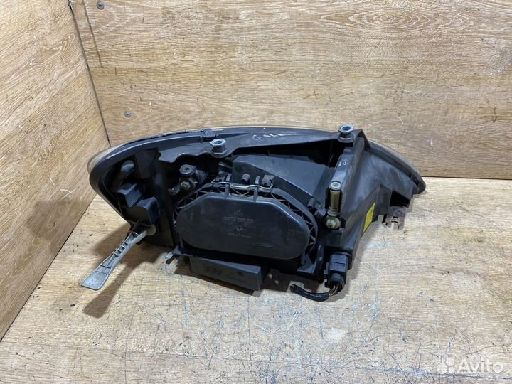 Фара передняя левая Ford Galaxy рестайлинг 142208