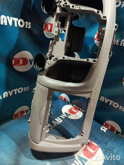 Панель (торпедо) Toyota Platz NCP12 1nzfe 2002