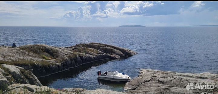 Прогулка на катере, аренда катера с капитаном