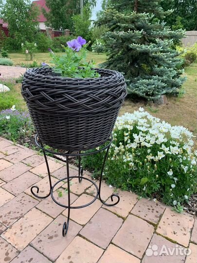 Подставка для цветов напольная металлическая