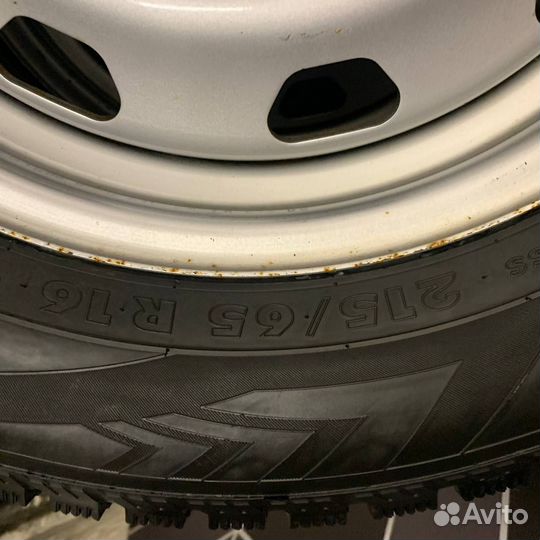 Nokian Nordman 4 215/65 R16 Зима шип