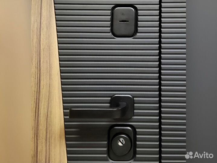 Входные двери глухие мдф