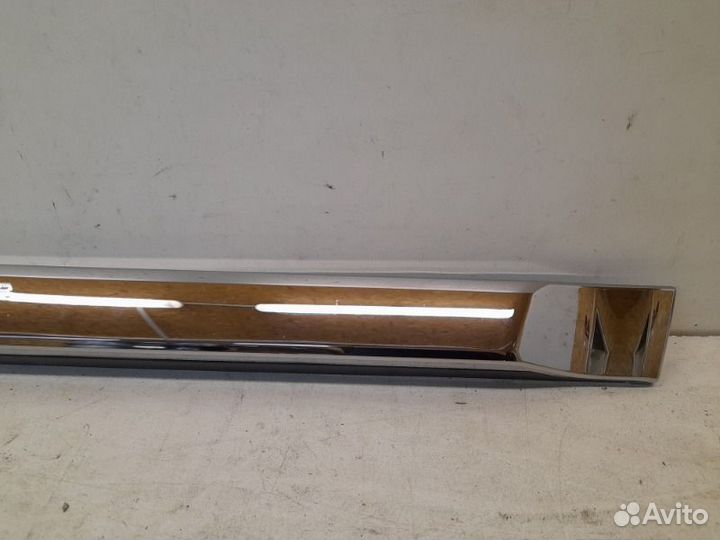 Молдинг двери задний правый Toyota Land Cruiser