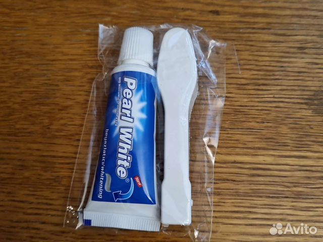 Зубная щётка в футляре с пастой. Дорожный набор