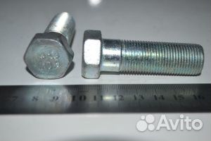 Болт крепления поворотного круга М18*55