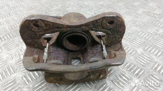 Суппорт тормозной передний правый jeep compass 1